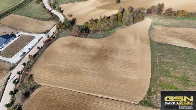 3-KOCAELİ PAMUKLAR MAHALLESİNDE TAHTALI GÖLETİ MANZARALI ASFALTA CEPHE SATILIK ARSA 
